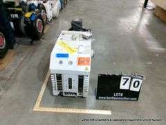 LEYBOLD TRIVAC D40BCS VACUUM PUMP