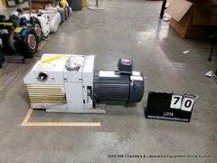 LEYBOLD TRIVAC D40BCS VACUUM PUMP