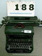 REMINGTON RAND TYPEWRITER MODEL: 17