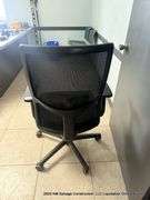 BLACK OFFICE CHAIR