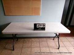 LIFETIME FOLDING TABLE