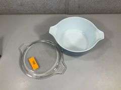 PYREX VINTAGE SKY BLUE BOWL W/ LID
