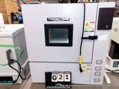 THERMOTRON S.1.5-8200 ENVIROMENTAL CHAMBER