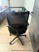 BLACK OFFICE CHAIR