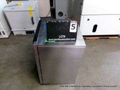 MEMMERT UF 55 PLUS HEATING AND DRYING OVEN