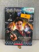 HARRY POTTER HB HOGWARTS & BEYOND POSTER BOOK