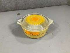 PYREX CASSEROLE DISH W/ LID - DAISY