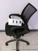 BLACK OFFICE CHAIR