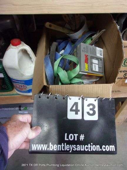 BOX: STRAPS, DRILL BITS, SCREW EXTRACTOR, BATTERY