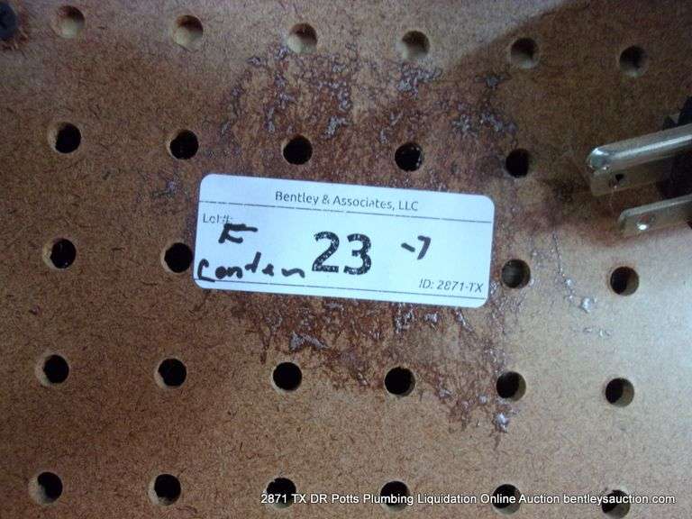 LOT: CONTENTS OF PEGBOARD AND HANGERS