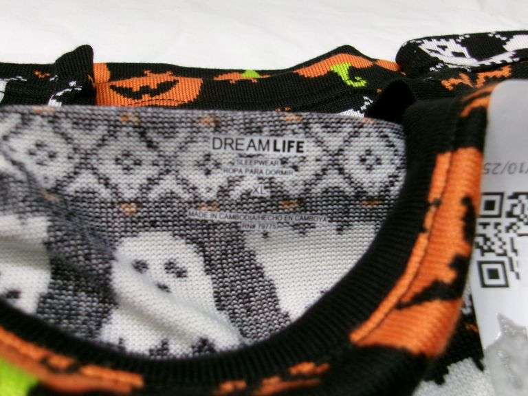 WOMEN'S HALLOWEEN PJ'S