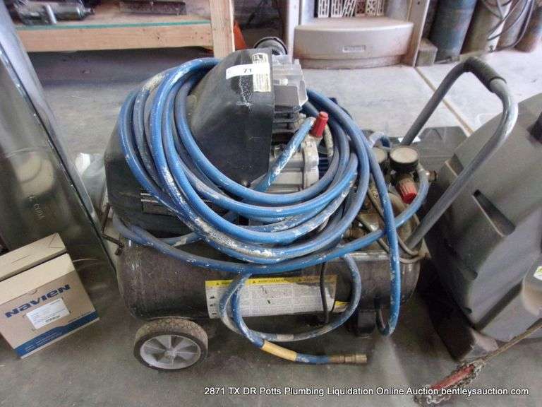 AIR COMPRESSOR HUSKY W/ HOSE
