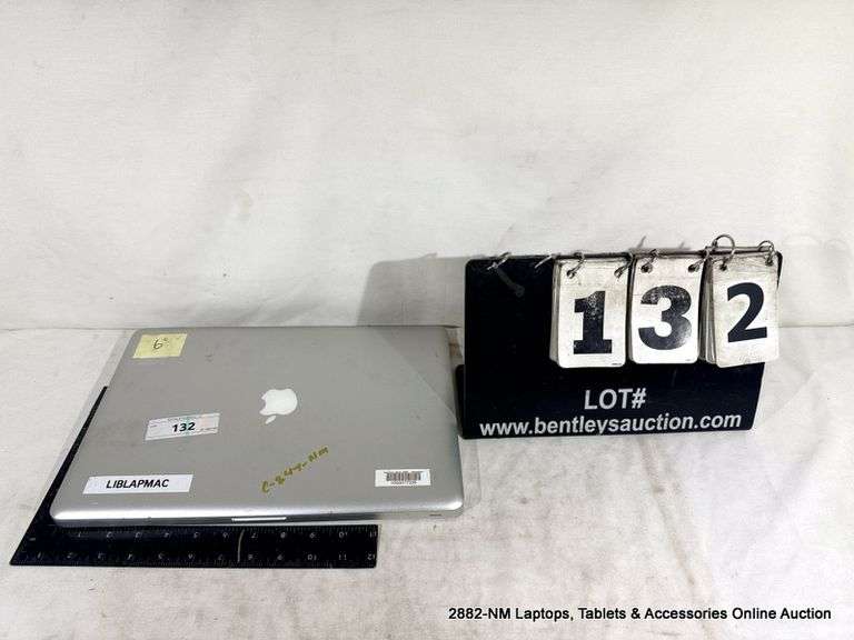 APPLE MAC BOOK PRO - NO CORD