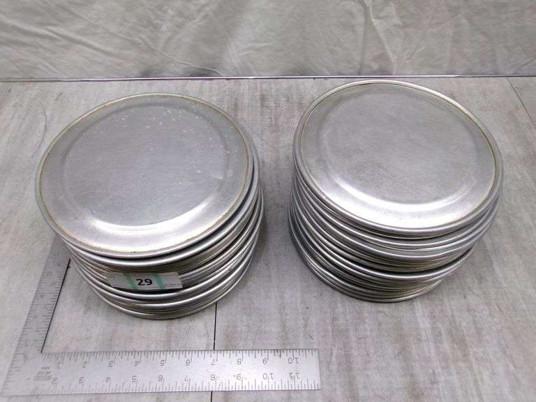 STACK OF 50 SMALL PIZZA PANS