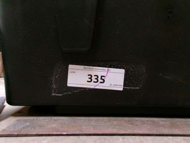 27 GALLON TOTE W/ LIDS, QTY 4