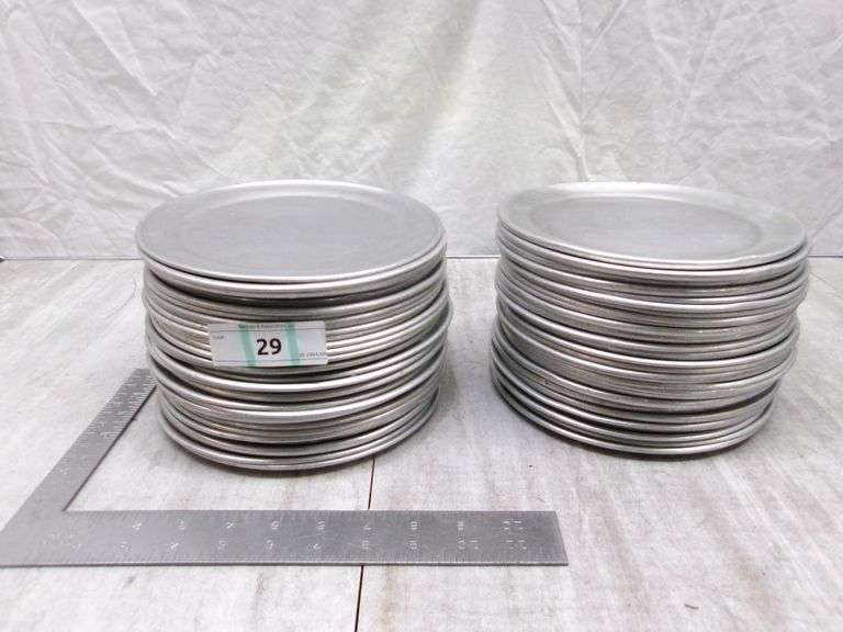 STACK OF 50 SMALL PIZZA PANS