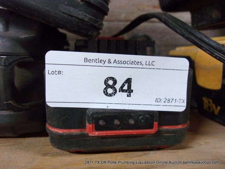 LOT: RIDGID BATTERIES & CHARGER