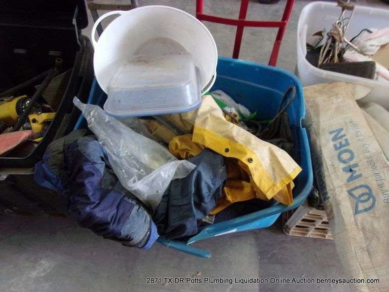 PLASTIC CONTAINER: MISC TOOLS, HOSE, RAIN COAT, MOTOR, ETC