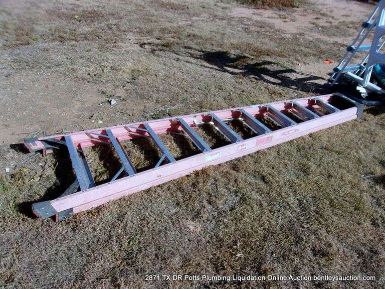 WERNER 10' LADDER - FOLDING