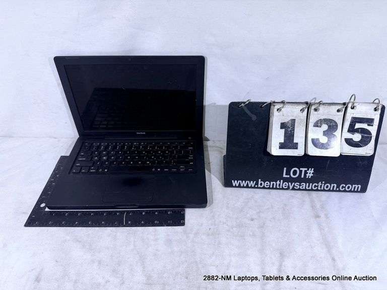 APPLE MAC BOOK PRO - NO CORD