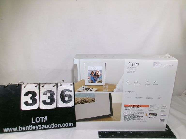 AURA ASPEN 11.8" DIGITAL HD DISPLAY