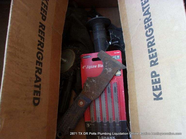 BOX: UNIVERSAL HIGH FLOW ROUGH, JIGSAW BLADES, ANGLE GRINDER PARTS, SCRAPER