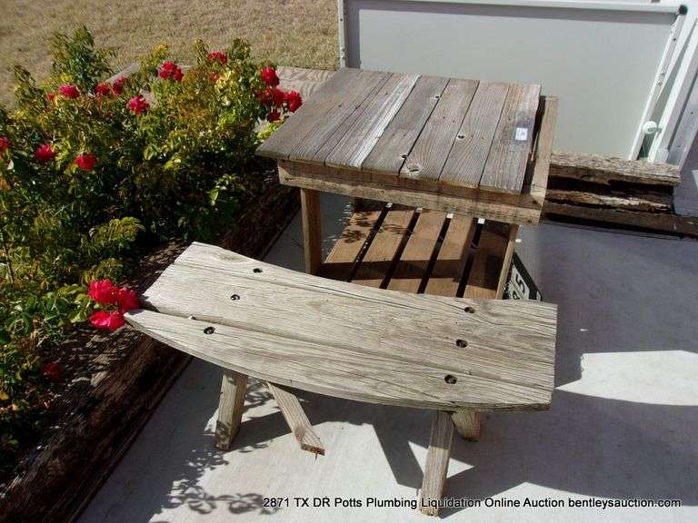 SMALL WOOD TABLE AND WOOD BENCH