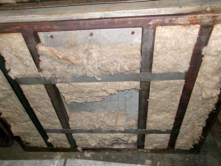 INDUSTRIAL KITCHEN PIZZA OVEN