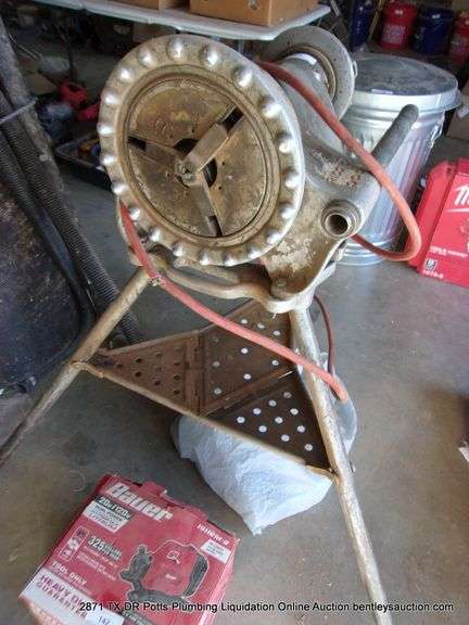 RIDGID 300 PIPE MACHINE