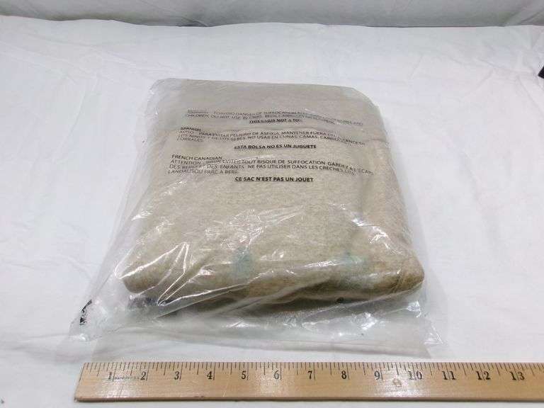 WOMEN'S UNDERARMOR ZIP UP HOODIE