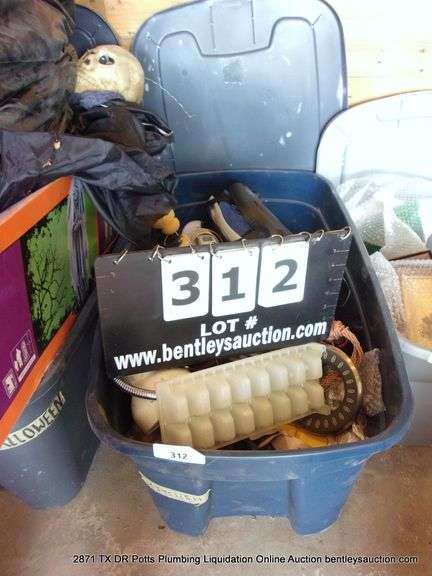 POLY TOTE: MASSAGER, POTS, SHOWER HEAD, DESK LAMP, ICE TRAY, ETC