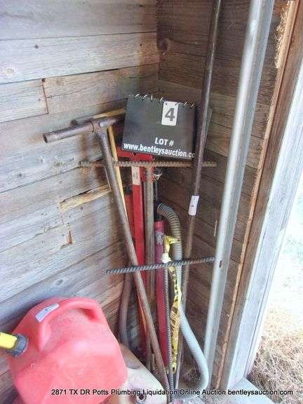 LOT: SPUD BAR, WATER VALVE KEYS, CLOSET AUGER, LINE POKER
