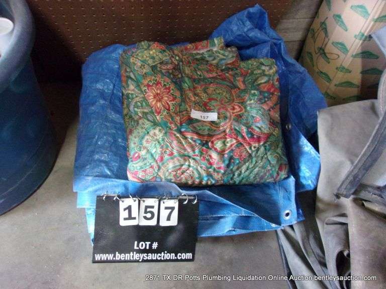 LOT: BLANKET & PLASTIC TARP - UNKNOWN SIZE