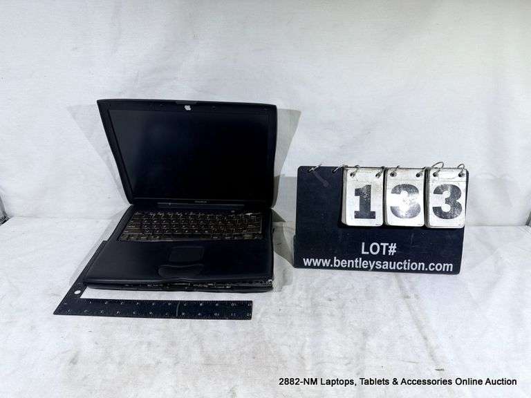 APPLE POWER BOOK - BROKEN KEYBOARD AND MISSING HARDDRIVE