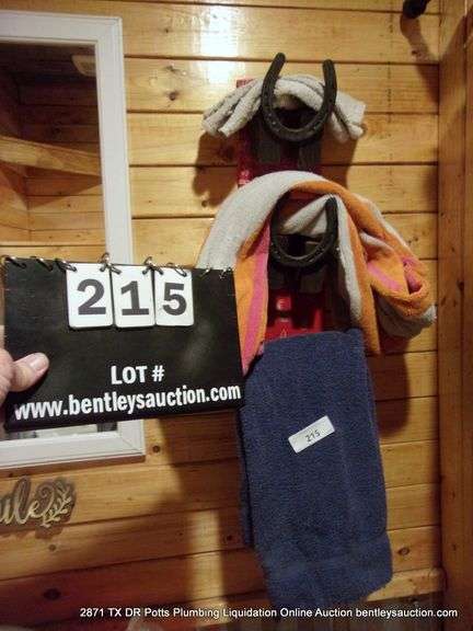 LOT: TOWELS, HAND TOWELS, HORSESHOE TOWL RACK
