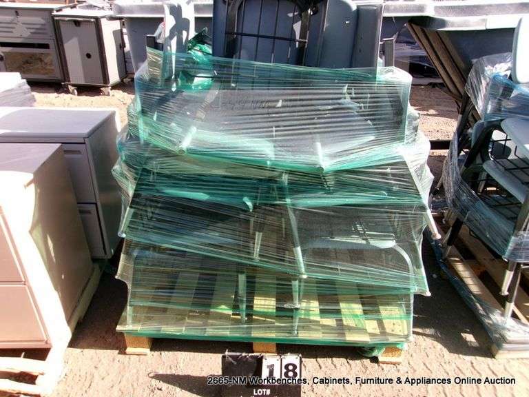 PALLET: STUDENT DESK CHAIRS