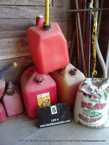 LOT: (3) PLASTIC GAS CANS - 5 GAL