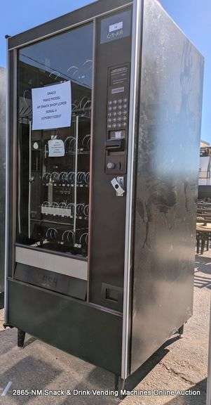 AP SNACK SHOP LCM2B SNACK MACHINE, S/N: LCM2B01122037