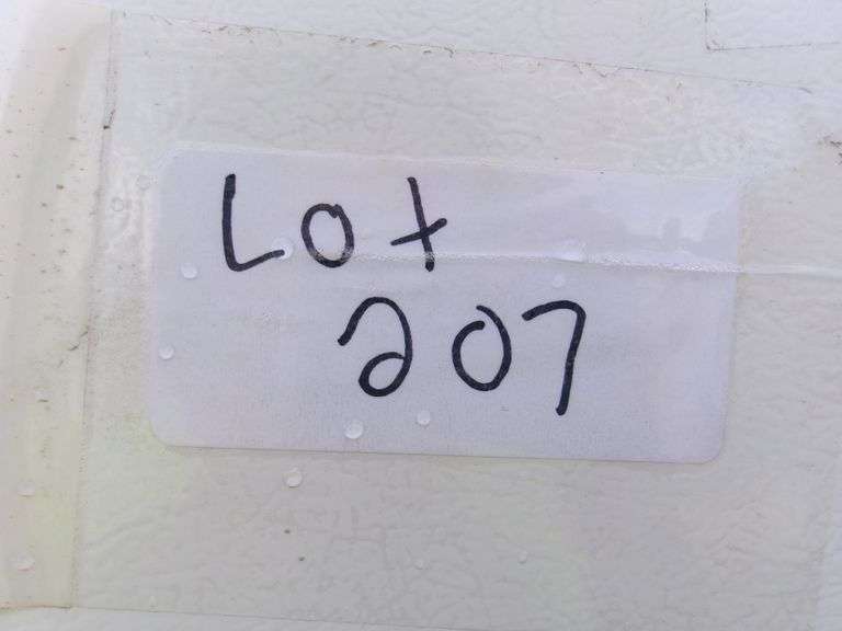 WHITE TOP FREEZER REFRIGERATOR