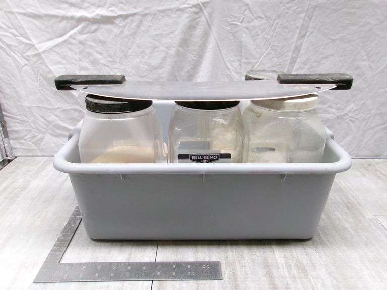 GREY DISH BASKET W/ VARIETY OF SEASONINGS