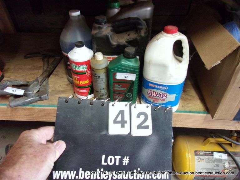 LOT: OILS, BRAKE FLUID, WINDSHIELD WASHER FLUID