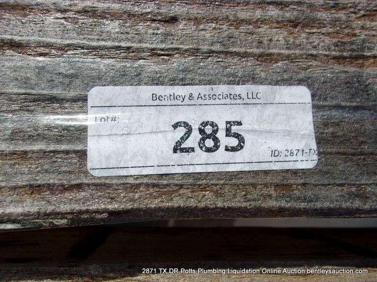 SMALL WOOD TABLE AND WOOD BENCH