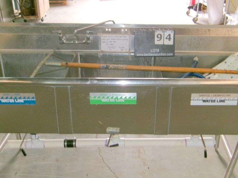 MULTI-COMPARTMENT COMMERCIAL SINK