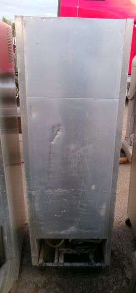 TRUE COMMERCIAL REFRIGERATOR