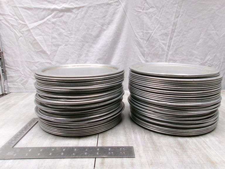 69-SMALL PIZZA PANS