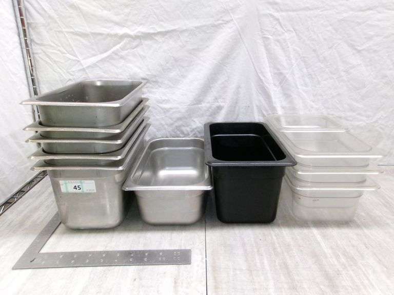 STACK OF STAINLESS STEEL FOOD TRAYS, 8QTY