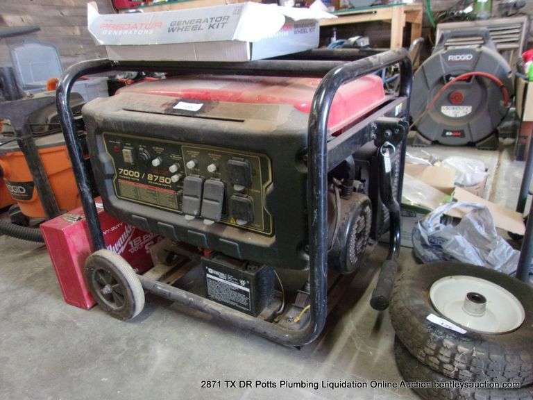 PREDATOR GENERATOR 7000 RUNNING WATTS/8750 MAX WATTS AND EXTRA HANDLE