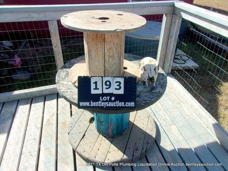 LOT (2): WOOD SPOOLS FOR TABLES AND ANIMAL SKULL