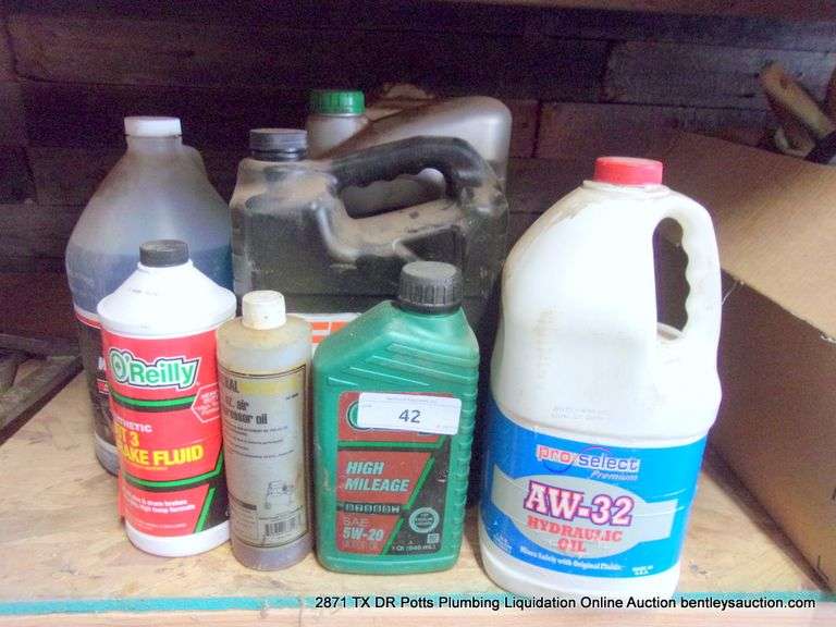 LOT: OILS, BRAKE FLUID, WINDSHIELD WASHER FLUID