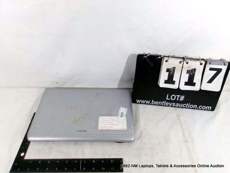 SONY VAIO WINDOW 7 INTEL CORE I5 - TOP RIGHT CORNER BROKEN